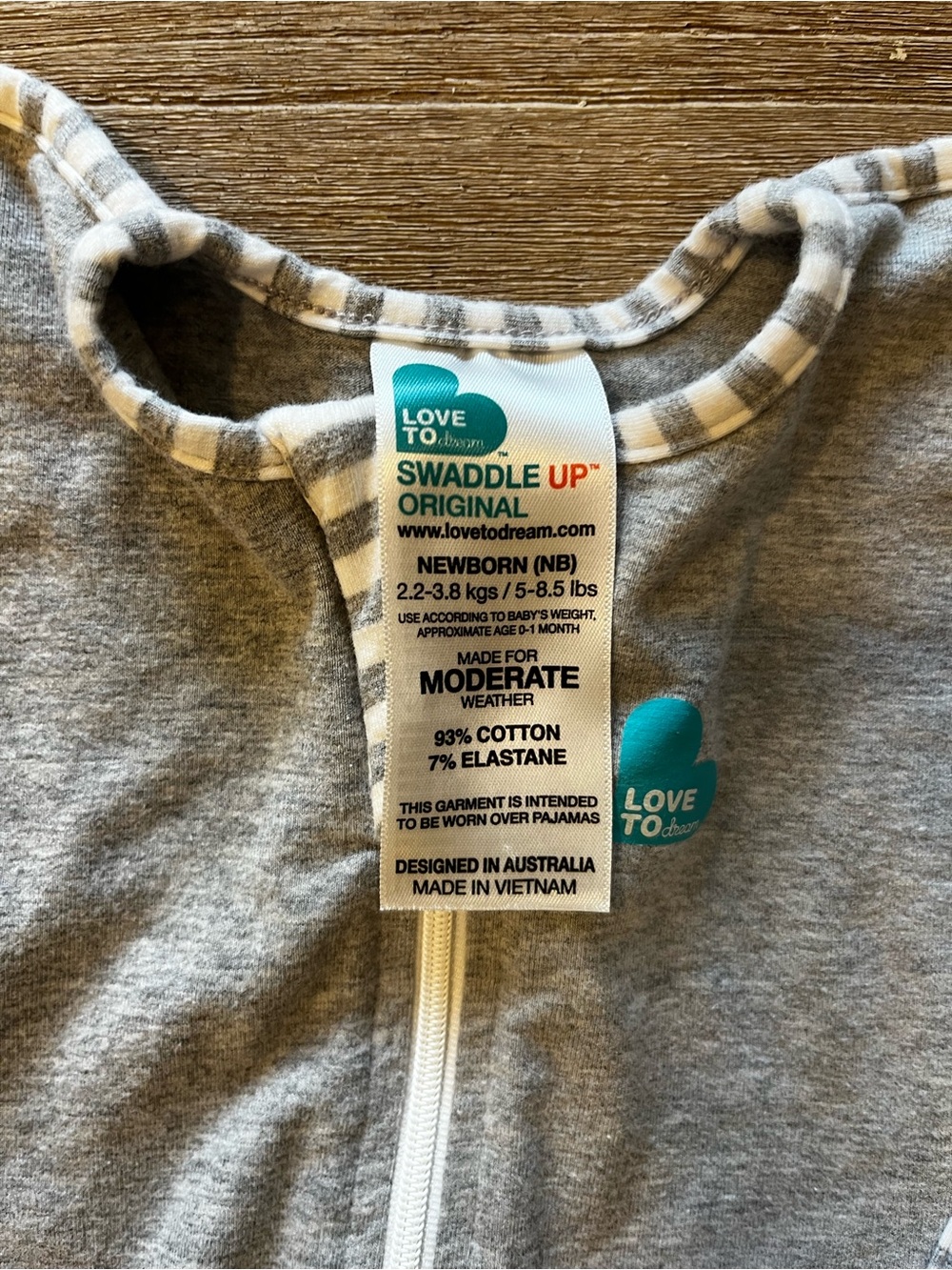 Love to dream Grey Infant Zip Swaddle with Teal Heart Logo - Picture 2 of 3